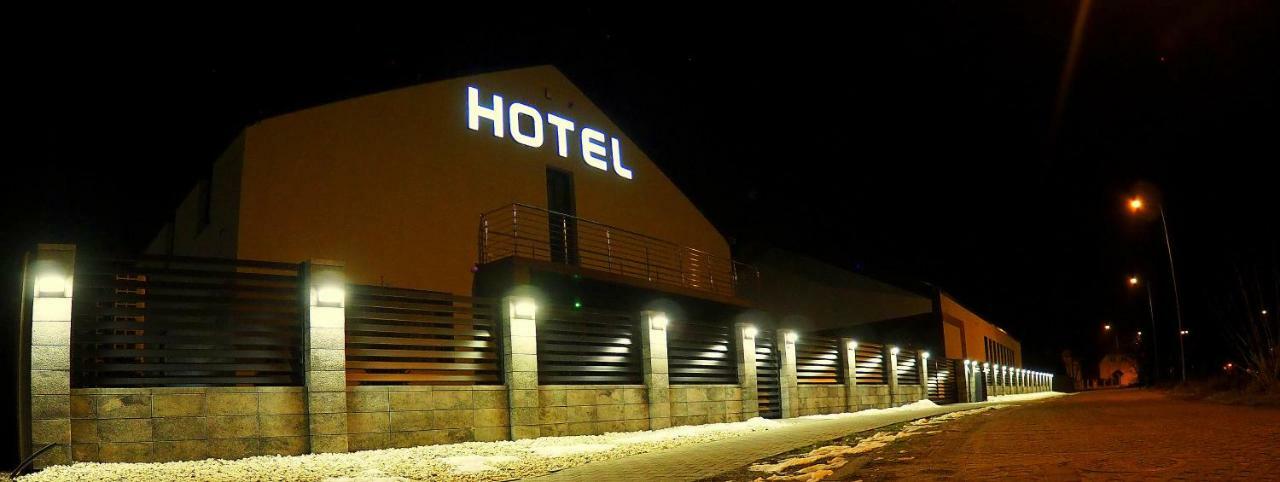 Hotel Sjesta ノバ・スル エクステリア 写真